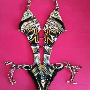 70$ incl. Beach Bunny Swimwear Urban Jungle Bikini