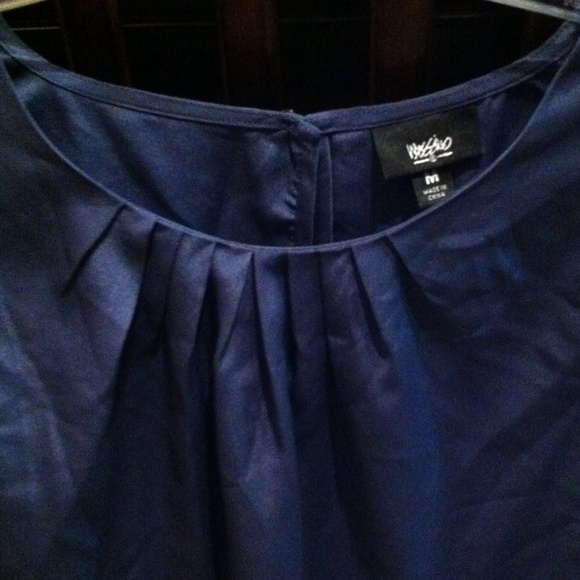 Mossimo Top - Picture 2 of 3