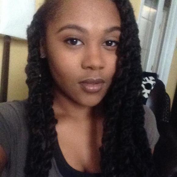 Meet your Posher, Shawna - Picture 1 of 1