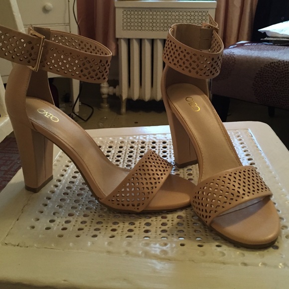 Nude heels size 8