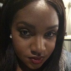 Meet your Posher, Ayana