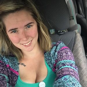 Meet your Posher, Leslie