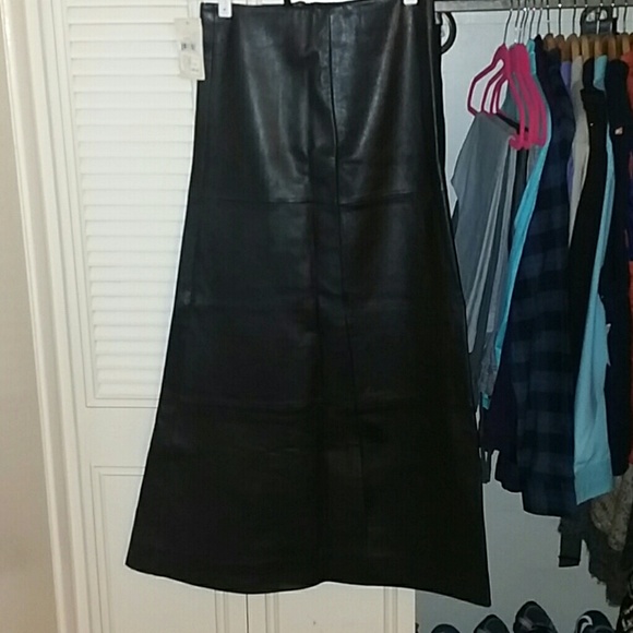 BNWT BCBG Long black leather skirt size 6