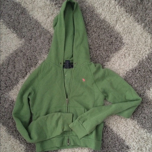 Cropped A&F hoodie