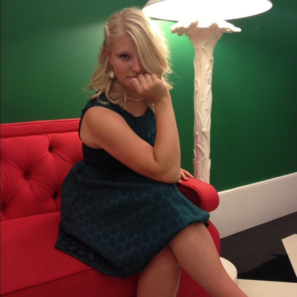 Meet your Posher, Kelsey - Picture 2 of 2