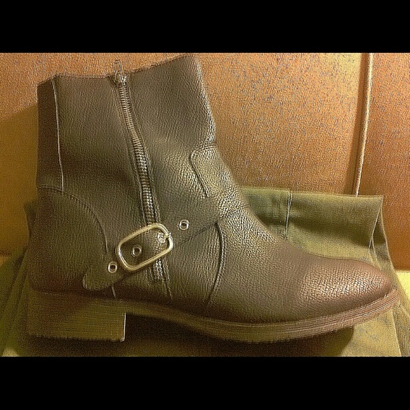 Tour biker boots with buckle and 2 zippers