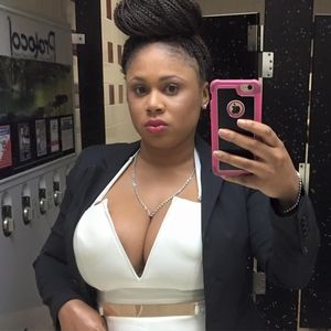 Meet your Posher, Asha