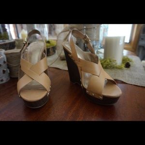 Perfect for fall tan brown wedges