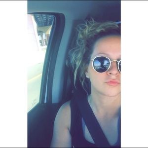 Meet your Posher, Lariat