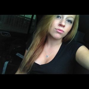 MEET YOUR POSHER 😏😏