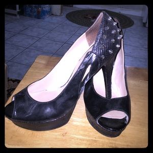 Women's Marc fisher sz 10 studded heels