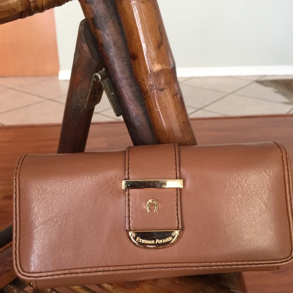 🚫SOLD🚫 Etienne Aigner checkbook wallet