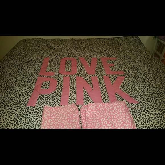 VS queen pink cheetah comforter $90 - Picture 2 of 3