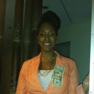 Meet your Posher, Stephanie