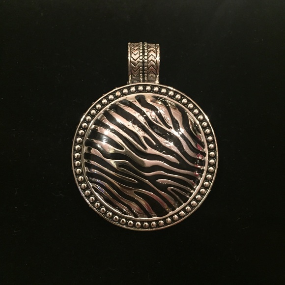 Zebra fashion pendant