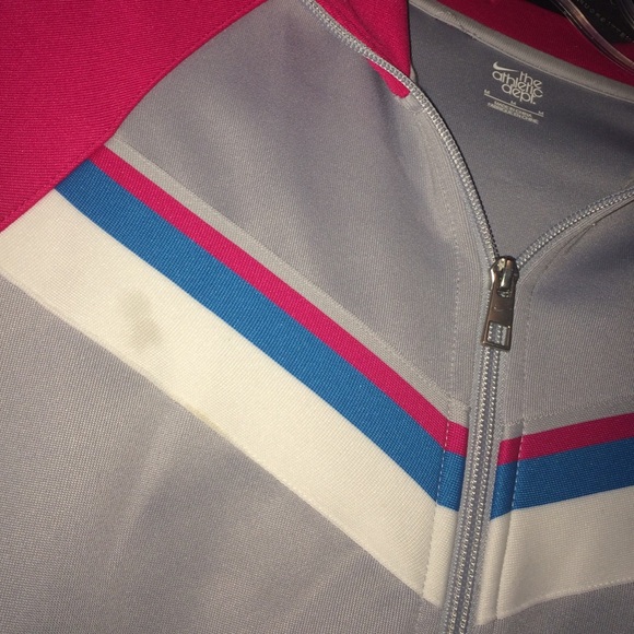 Nike jacket! - Picture 2 of 3