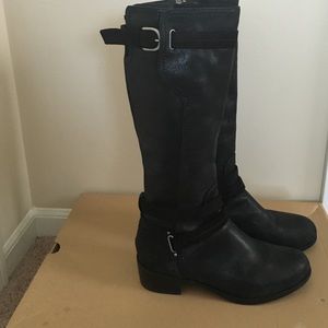 UGG Darcie Boots