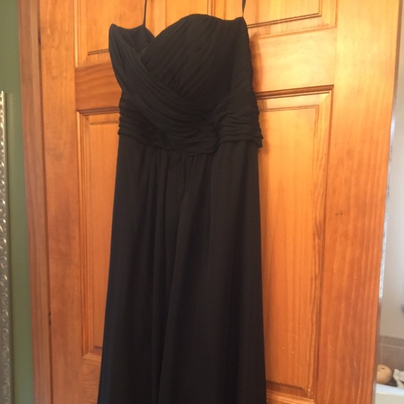 Beautiful dress. It's my favorite