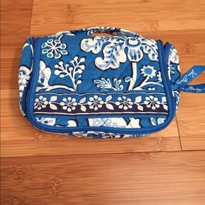 Vera Bradley Hanging Makeup/Jewelry Case