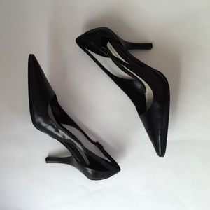 Bandolino Black Leather Pumps with Buckle Detail