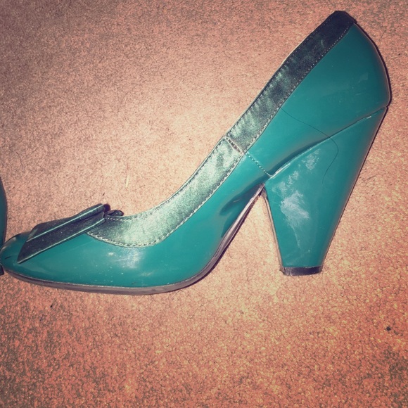 Emerald green shoes