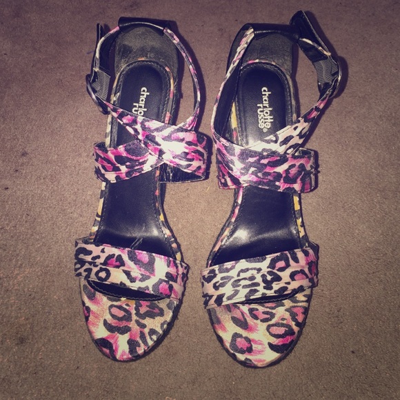 Strappy pink leopard print wedges
