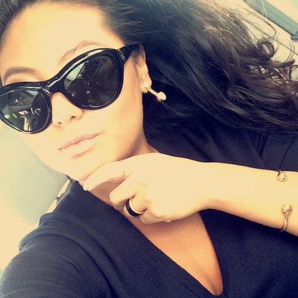 Meet your Posher, Sophia - Picture 2 of 4