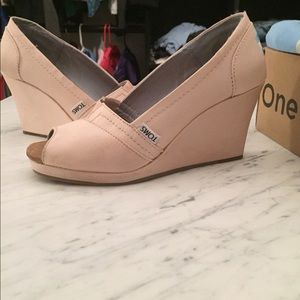Petal Pink Toms Wedges Size 7