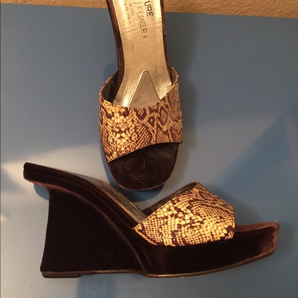 Donald J Pliner Sandals (4 inch height wedge)