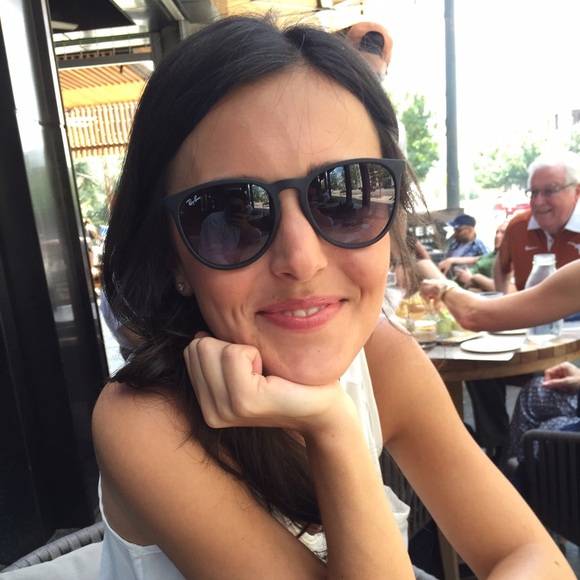 Meet your Posher, Lisa