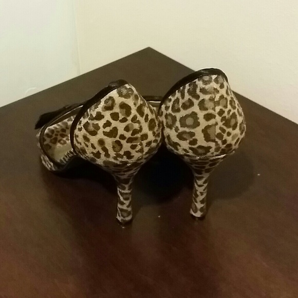 Leopard shoes size 6 - Picture 3 of 4
