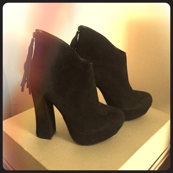 Steve Madden Gavvin suede boots!