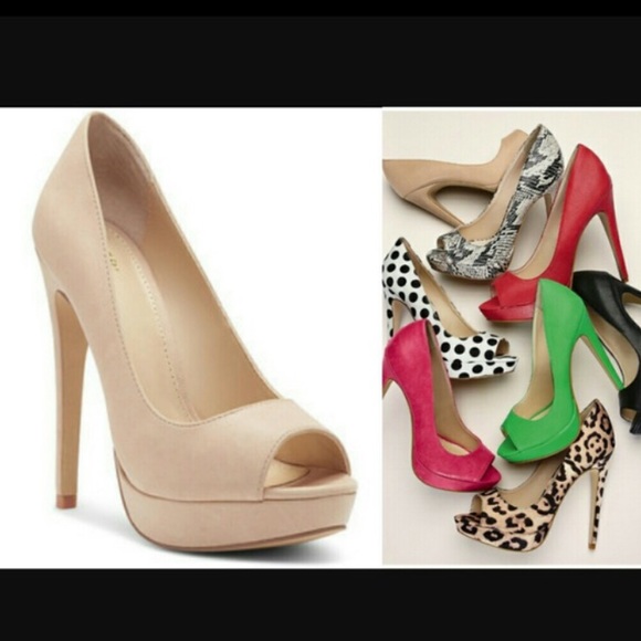 Nude Victoria Secret Pumps