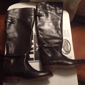 Frye Dorado boot dark brown 8.5. Worn once