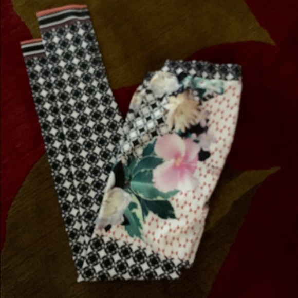 Romeo & Juliet Couture Pants - Romeo & Juliet Leggings NWT