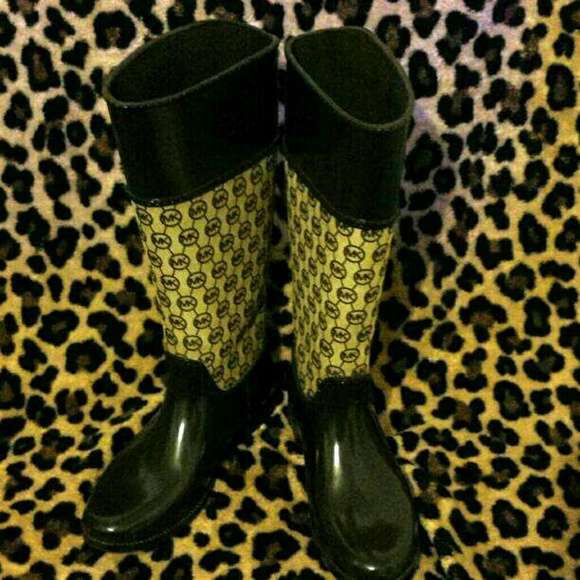 Michael Kors Boots - Picture 1 of 4