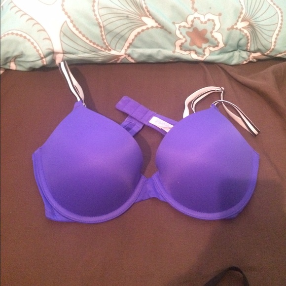 Victoria's Secret pink push up bra