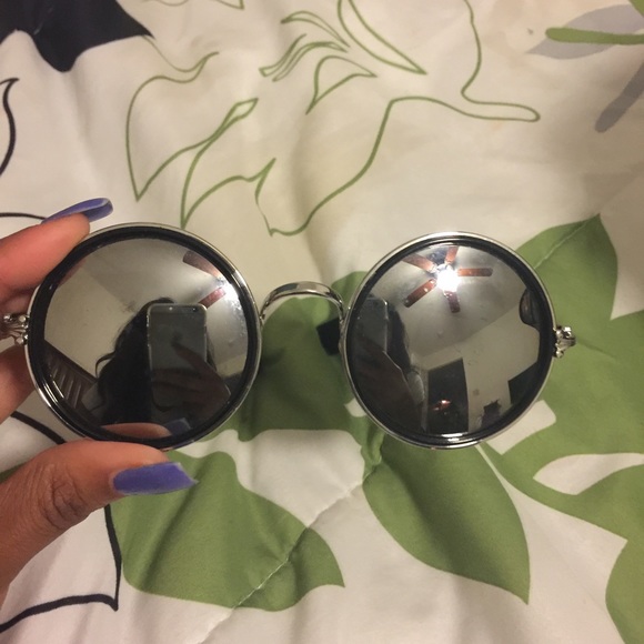 Cool sunglasses!!