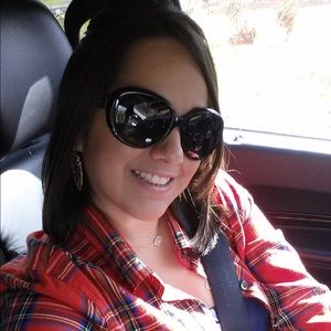 Meet your Posher, Lea