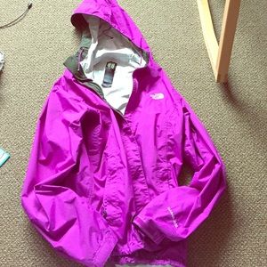 THE NORTH FACE RAIN JACKET