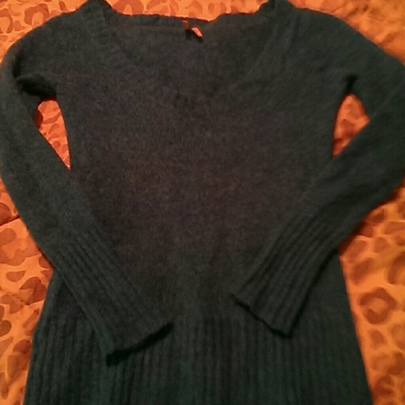 Blue stretchy sweater
