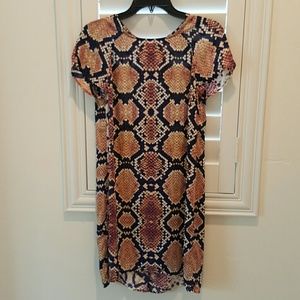 Short sleeve dress