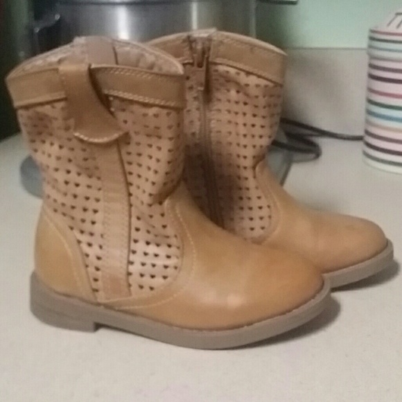 Cherokee Toddler Size 9 boots Adorable!