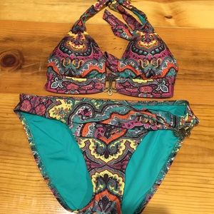 Two-piece bikini paisley print