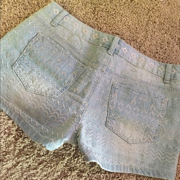 Francesca's jean shorts - Picture 3 of 4
