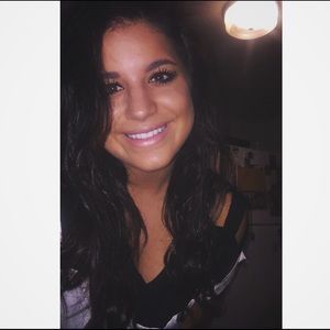 Meet your Posher, Parisa