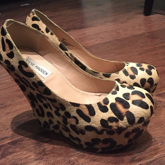 Steve Madden leopard print wedge
