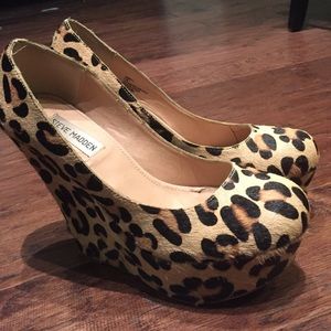 Steve Madden leopard print wedge