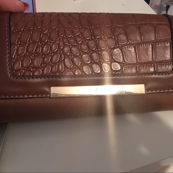 Aldo's brown wallet - Picture 1 of 2