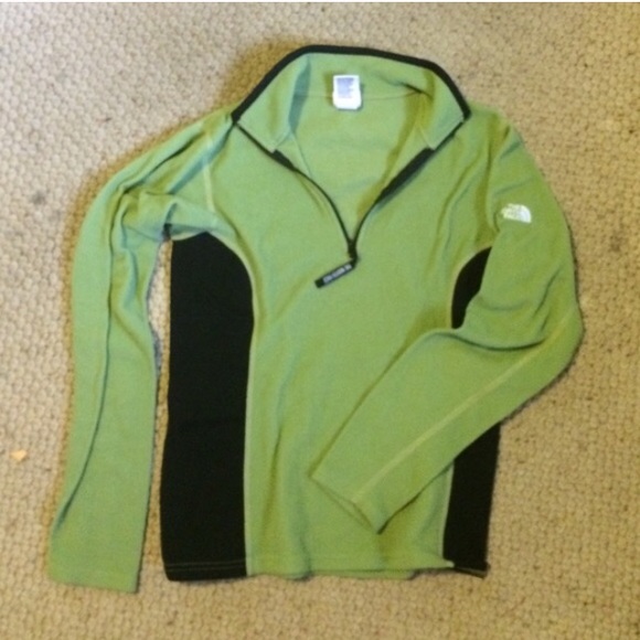 Green north face pullover